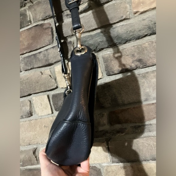 Elegant Coach Jes Messenger Crossbody Navy with Embossed Design - Picture 10 of 16